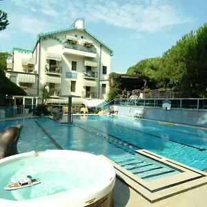 hotel-flora-milano-marittima.emilia-romagnahotels.net/